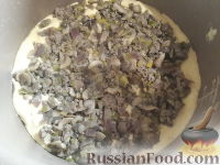 Фото приготовления рецепта: Пирог с мясом и грибами (в мультиварке) - шаг №17