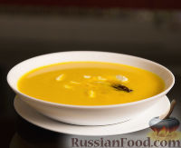 Фото к рецепту: Тыквенный крем-суп со сливками и сыром