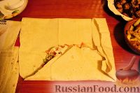 Фото приготовления рецепта: Шаверма (шаурма) со свининой, курицей, картофелем - шаг №19