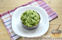 Фото приготовления рецепта: Слоеный салат с языком - шаг №17