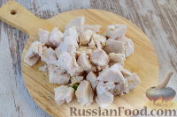 Фото приготовления рецепта: Салат с курицей и белокочанной капустой - шаг №7
