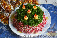 Фото приготовления рецепта: Слоеный салат «Новогодние свечи» с ветчиной - шаг №25