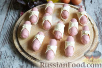 Фото приготовления рецепта: "Новогодний веночек" из мини-сосисок в тесте - шаг №5