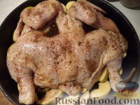 Фото приготовления рецепта: Пряная курица, запеченная с айвой - шаг №8