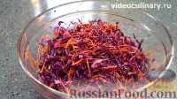 Фото приготовления рецепта: Салат из краснокочанной капусты - шаг №4