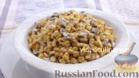Фото к рецепту: Салат из кукурузы с грибами
