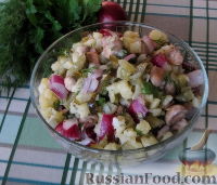 Фото приготовления рецепта: Деревенский картофельный салат с жареными грибами - шаг №11
