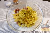 Фото приготовления рецепта: Салат с сельдью и свеклой - шаг №7