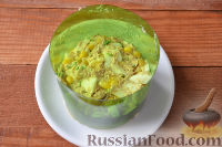 Фото приготовления рецепта: Салат с тунцом и кукурузой - шаг №5