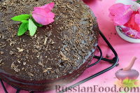 Фото к рецепту: Шоколадный пирог с абрикосовым вареньем