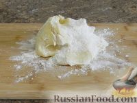 Фото приготовления рецепта: Песочное печенье с апельсиновым джемом - шаг №4