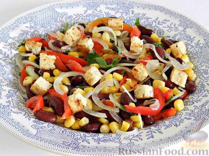 Салат с кукурузой и красной фасолью