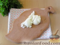 Фото приготовления рецепта: Куриный суп с грибами и плавленым сыром - шаг №2