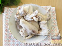 Фото приготовления рецепта: Куриный суп с грибами и плавленым сыром - шаг №10