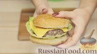Фото приготовления рецепта: Домашний чизбургер - шаг №4
