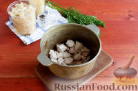 Фото приготовления рецепта: Горгорос (жаркое со свининой и капустой) - шаг №3