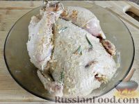 Фото приготовления рецепта: Цыпленок в ароматном масле, запеченный в аэрогриле - шаг №4