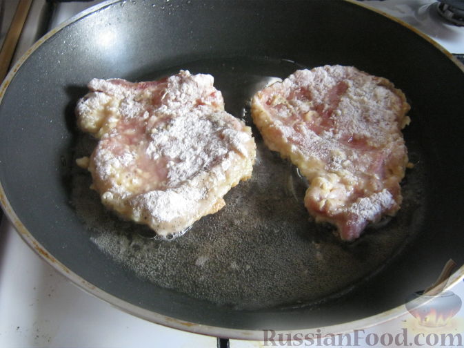 Сочные отбивные из свинины на сковороде в кляре: рецепт с видео и фото | Меню недели