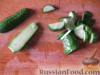Фото приготовления рецепта: Салат овощной с базиликом - шаг №2