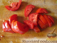 Фото приготовления рецепта: Салат овощной с базиликом - шаг №3