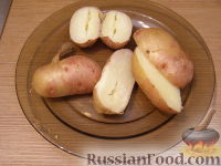 Фото приготовления рецепта: Картофельный салат с болгарским перцем и томатной заправкой - шаг №2