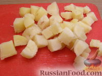 Фото приготовления рецепта: Картофельный салат с болгарским перцем и томатной заправкой - шаг №3