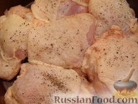 Фото приготовления рецепта: Куриные бедрышки, запеченные с яблоками - шаг №2