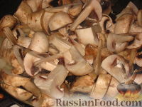 Фото приготовления рецепта: Рис с грибами - шаг №6