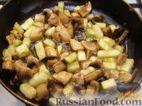 Фото приготовления рецепта: Овощной омлет с грибами - шаг №1