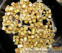 Фото приготовления рецепта: Крем-суп с чечевицей и баклажанами - шаг №2