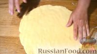 Фото приготовления рецепта: Пирог с творогом и персиками - шаг №4