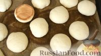 Фото приготовления рецепта: Пирожные "Персики" со сгущенкой - шаг №6