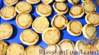 Фото приготовления рецепта: Пирожные "Персики" со сгущенкой - шаг №10