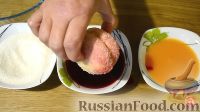 Фото приготовления рецепта: Пирожные "Персики" со сгущенкой - шаг №12