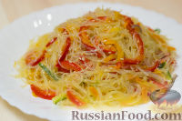 Фото приготовления рецепта: Салат "Фунчоза с овощами" - шаг №4