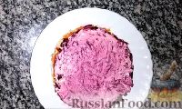 Фото приготовления рецепта: Слоеный салат "Мой генерал" с говядиной и свёклой - шаг №6
