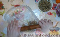 Фото приготовления рецепта: Праздничный салат "Собачка" - шаг №2