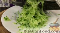 Фото приготовления рецепта: Слоеный салат с печенью трески - шаг №5