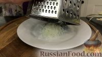 Фото приготовления рецепта: Слоеный салат с печенью трески - шаг №6