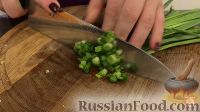 Фото приготовления рецепта: Слоеный салат с печенью трески - шаг №9