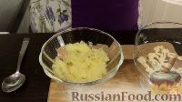 Фото приготовления рецепта: Слоеный салат с печенью трески - шаг №10