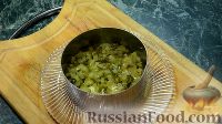 Фото приготовления рецепта: Сырный суп с грибами - шаг №8
