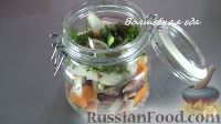 Фото приготовления рецепта: Корейский салат с редькой, морковью и куриными потрошками - шаг №2