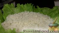 Фото приготовления рецепта: Слоеный салат "Норвежский роман" с консервированной горбушей - шаг №9