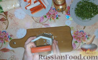 Фото приготовления рецепта: Лаваш с крабовыми палочками и плавленым сыром - шаг №2