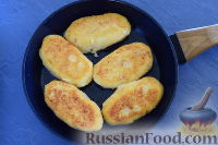Фото приготовления рецепта: Картофельные зразы с куриным фаршем - шаг №13