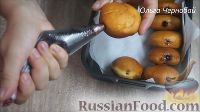 Фото приготовления рецепта: Пончики с начинкой (берлинеры) - шаг №13