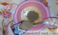 Фото приготовления рецепта: Шоколадное песочное печенье "Ёлочки" с глазурью - шаг №2