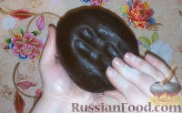 Фото приготовления рецепта: Шоколадное песочное печенье "Ёлочки" с глазурью - шаг №5