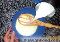 Фото приготовления рецепта: Закуска из блинов с сыром и красной рыбой - шаг №2